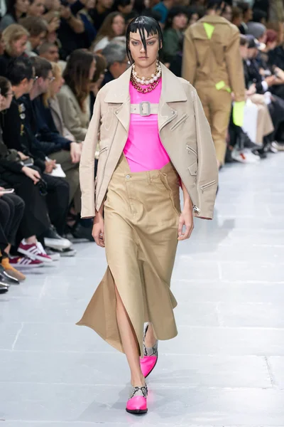 Look 17